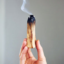 Lade das Bild in den Galerie-Viewer, palo_santo_raeucherstaebchen_incense_spiritual_spirituality_cleansing_purification_luxembourg_luxemburg_letzebuerg_2