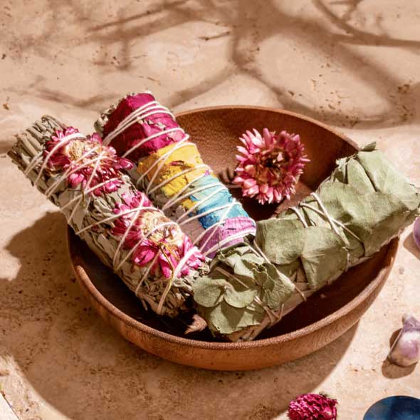 salbei_sage_sauge_smudge_sticks_buendel_raeuchern_spiritual_spirituality_meditation_esoterik