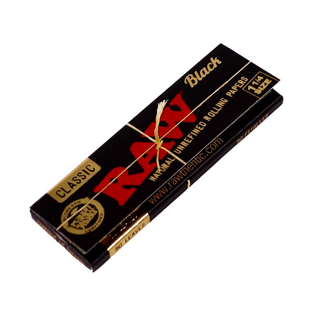 Ultra-thin RAW Black 1.25 leaves in unbleached natural look